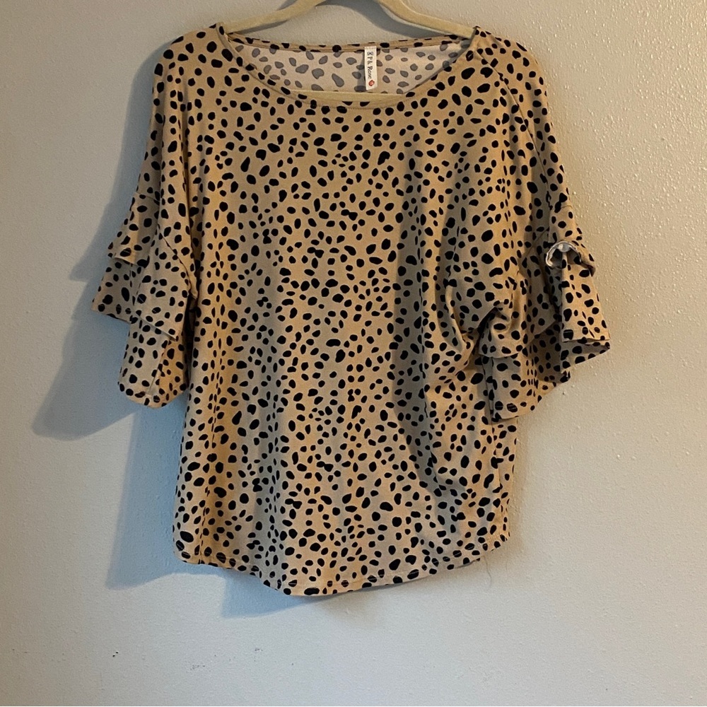 Animal Print shirt with ruffle sleeves